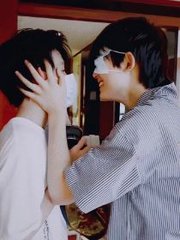 白虎一线天少女